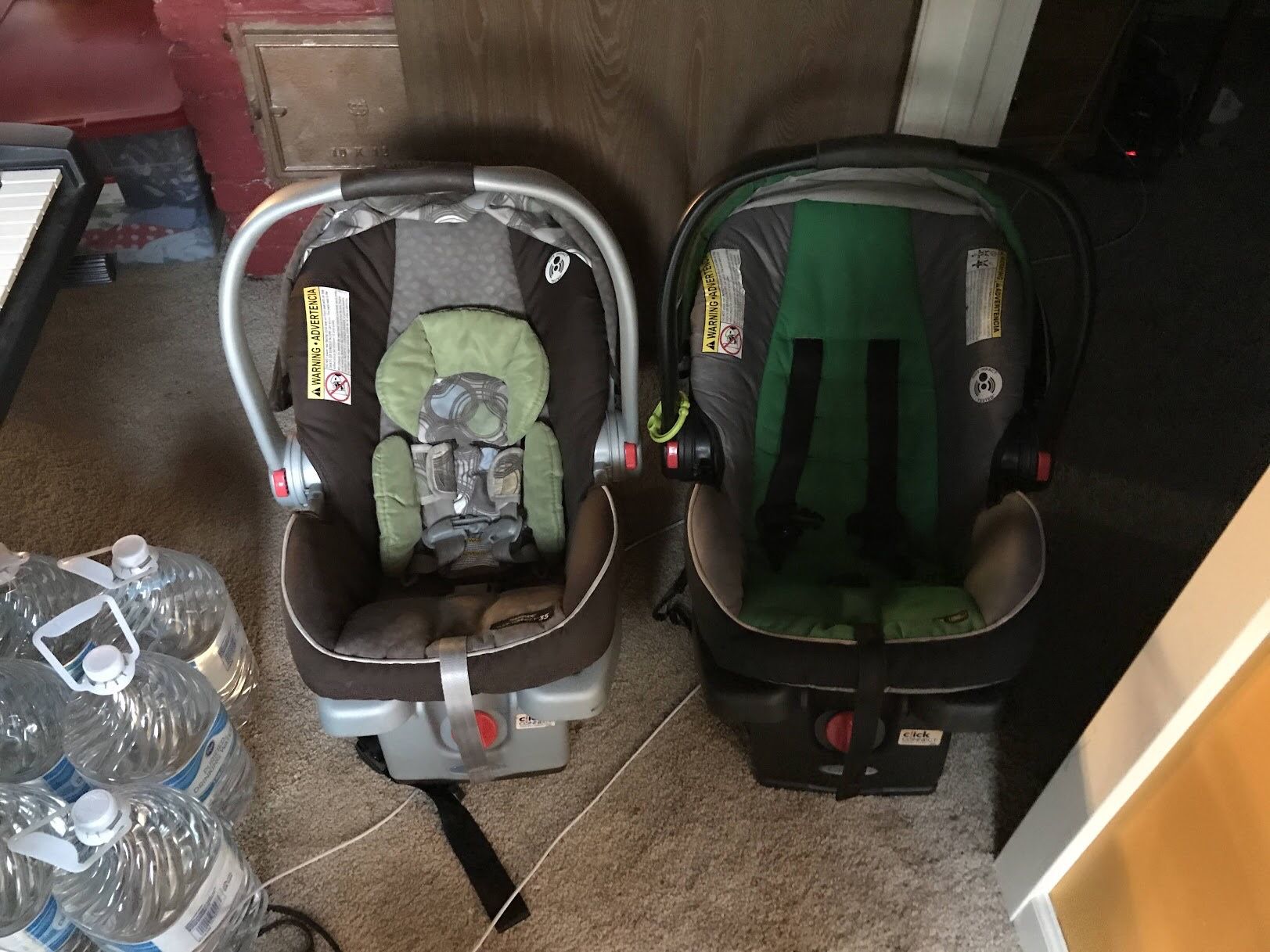 2 Graco SnugRide Click Connect 35 car seats and bases