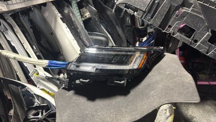 2024 2026 land Rover driver side headlight