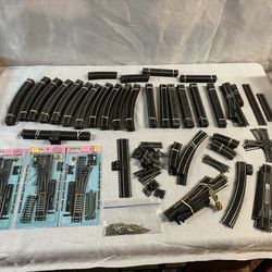 Huge Lot Of Atlas Snap Track HO Scale Train Tracks - 193 Pieces