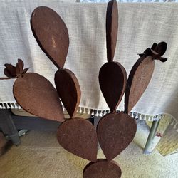 Rustic Metal Cacti: Large Decorative Yard  / Patio Piece
