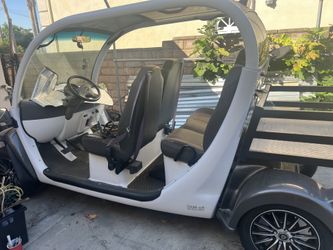 GEM Golf Cart Electric Cart Car NEW batteries New Tires. Street Legal