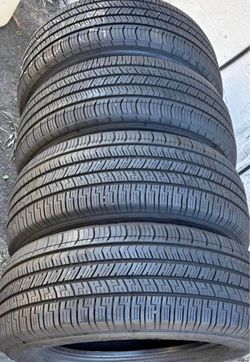 255/60/18 Goodyear set de llantas usadas en buenas condiciones las 4