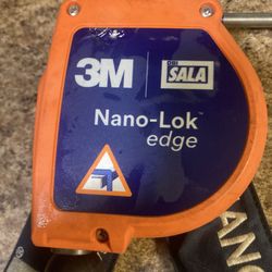 Nano -Lok Edge 3m 8ft Retractable. 