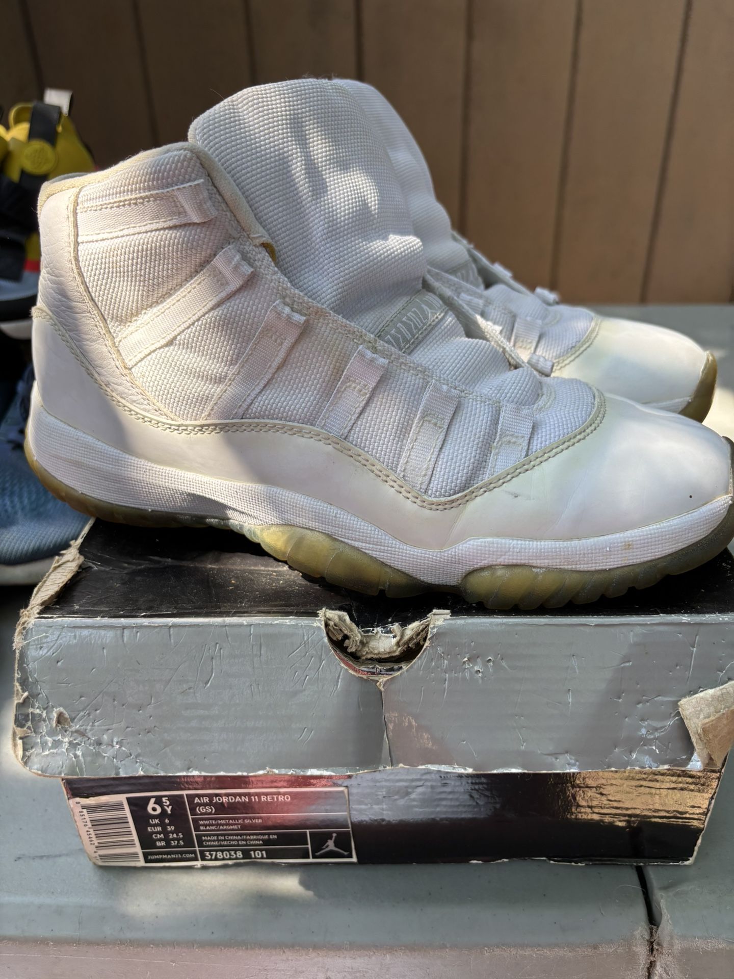 Air Jordan 11 Size 6.5Y