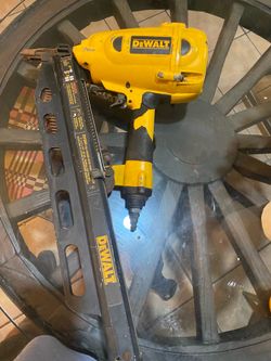 Dewalt D51844 “Heavy Duty”Air Full Round Head Framing Nailer