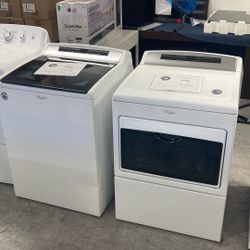 Whirlpool Set Washer And Electric Dryer 