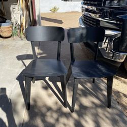 2 Table Chairs 