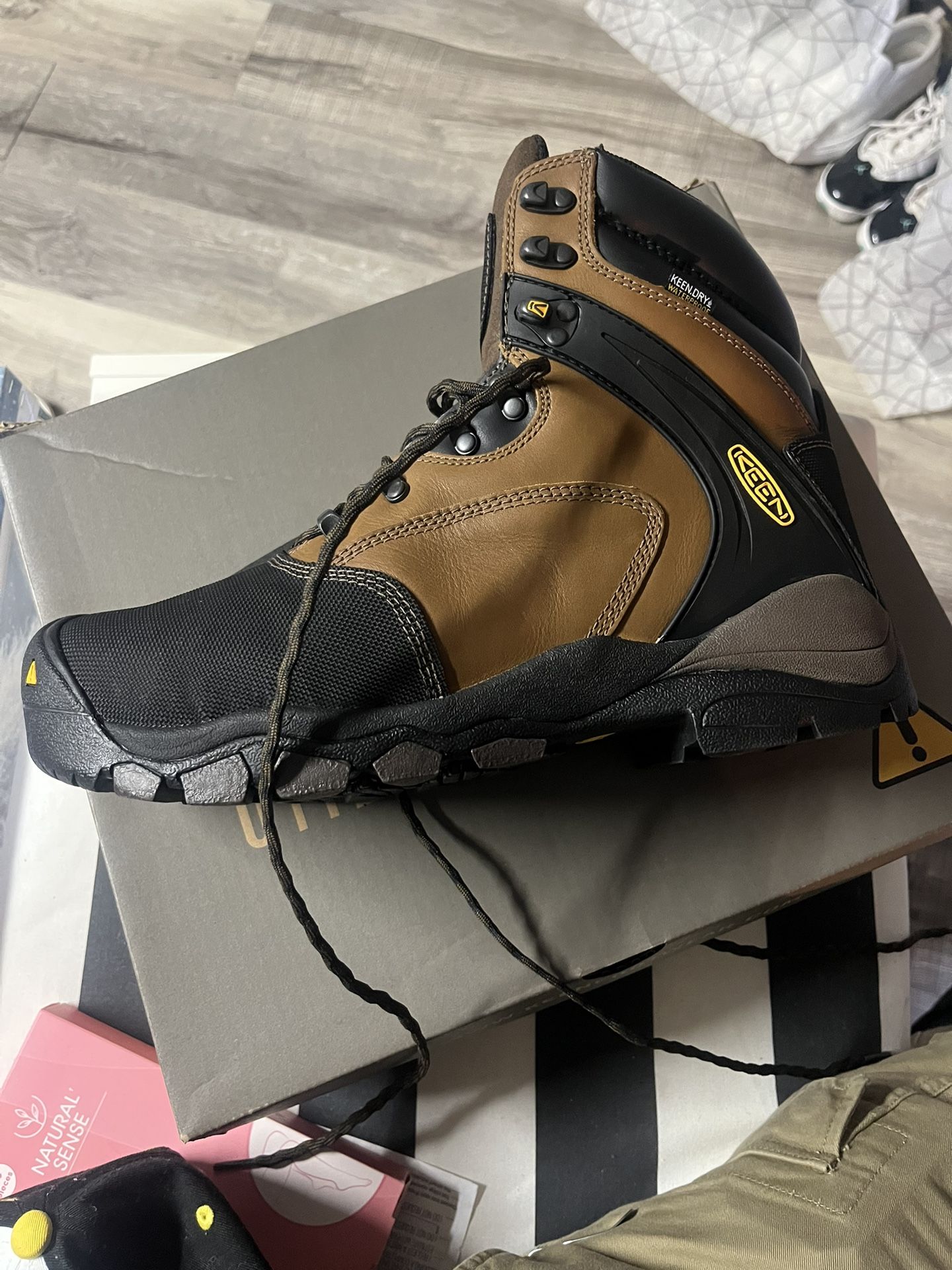 BRAND NEW!!! Keen Safety Work Boots 12 Wide