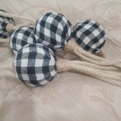 New!  Beautiful  Plaid Christmas,Thanks Giving, Fall Garland