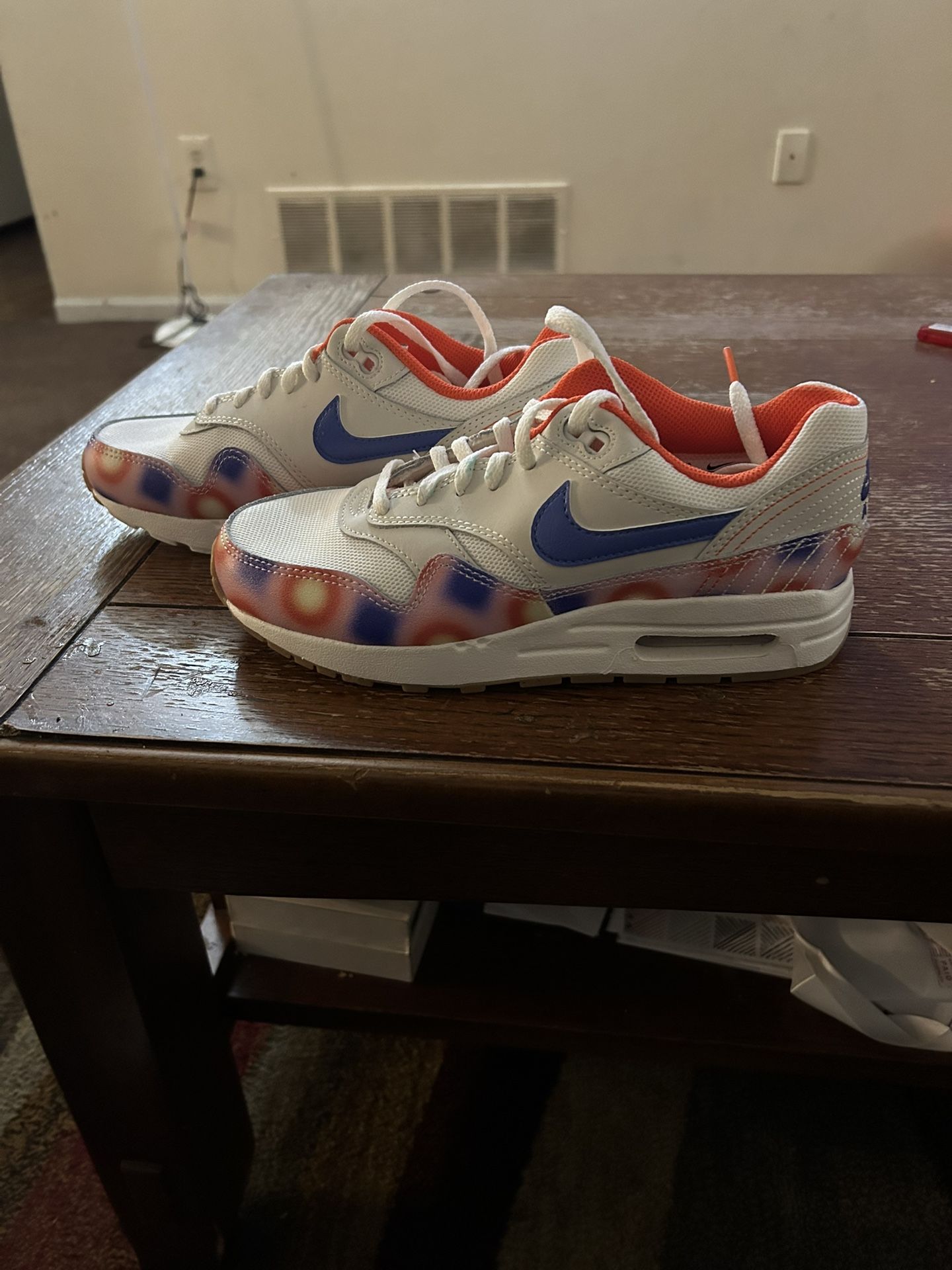 Kid Nikes