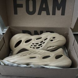 Yeezy Foam Runners 