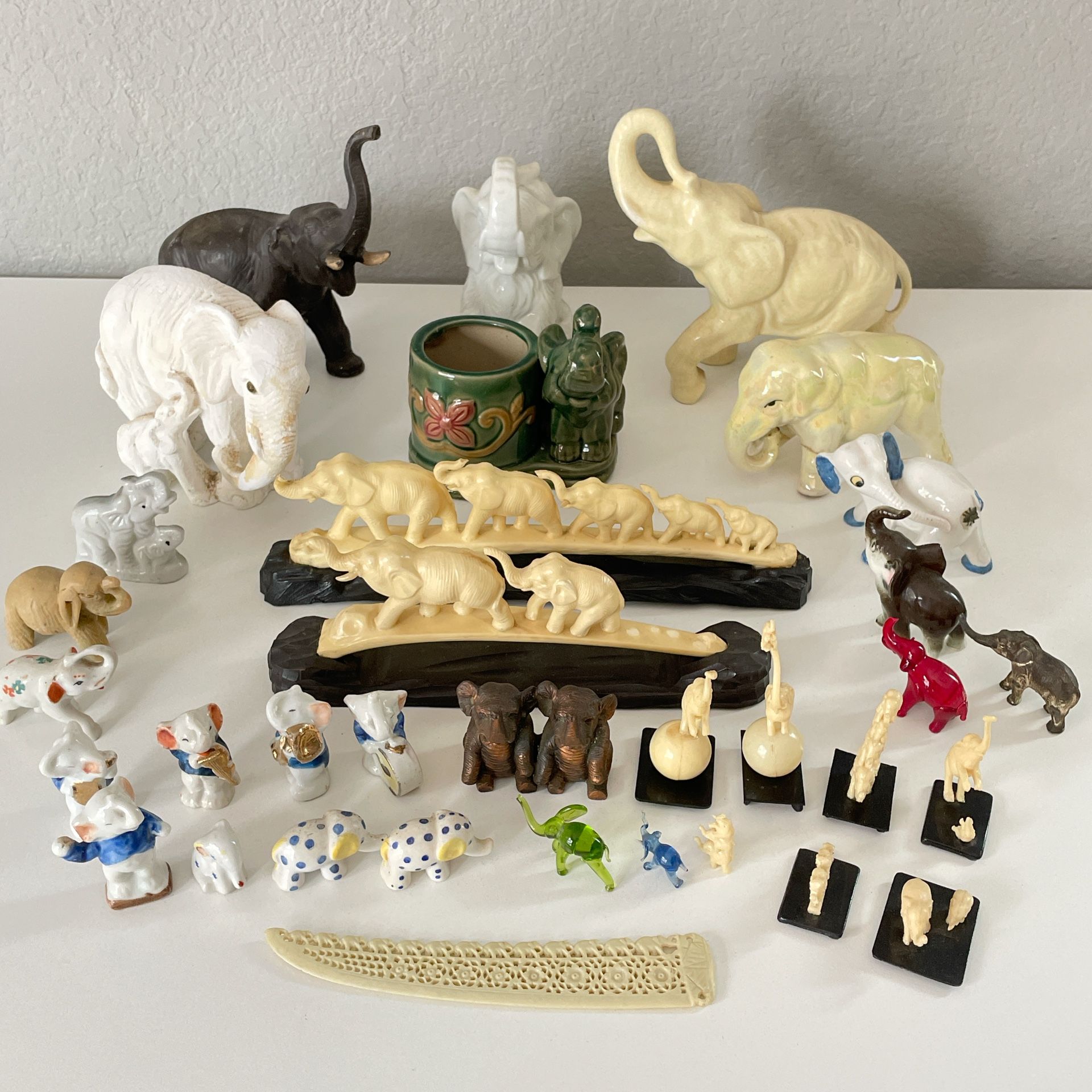 Lot of 33 Elephant Figurine Ornament Collection Elephant Band Set Circus