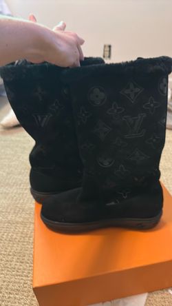Louis Vuitton black snow boots