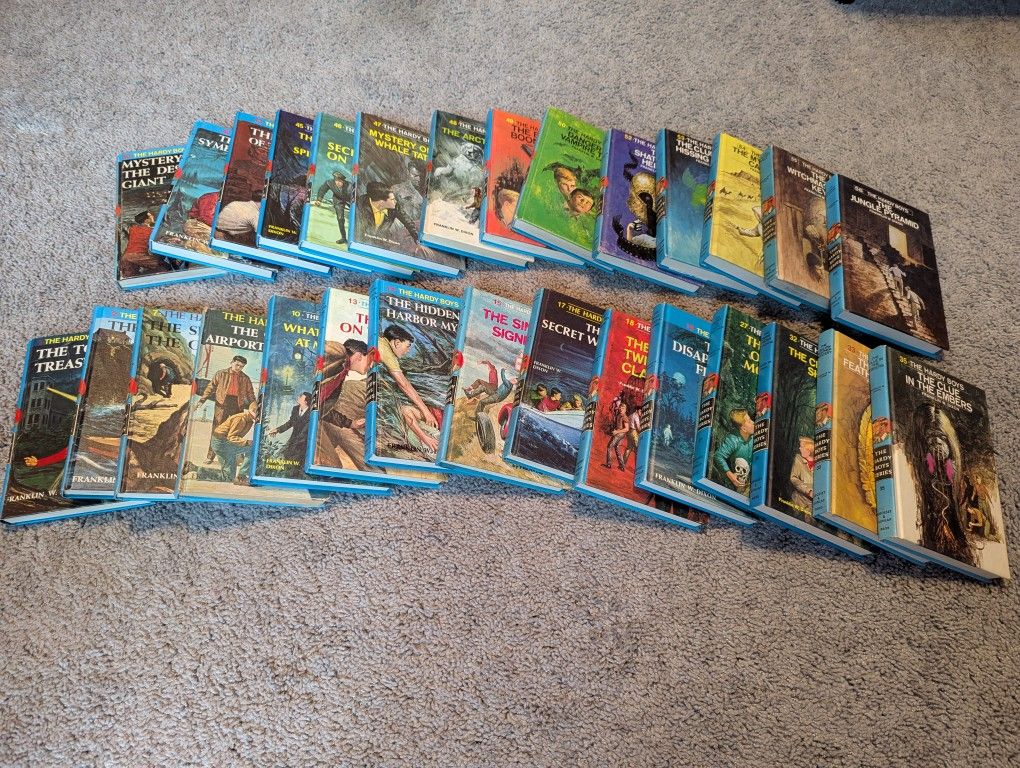32 Hardy Boys Books 60s-70s