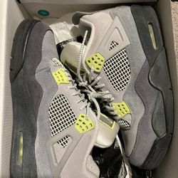 Air Jordan Retro 4 SE 95 Neon 