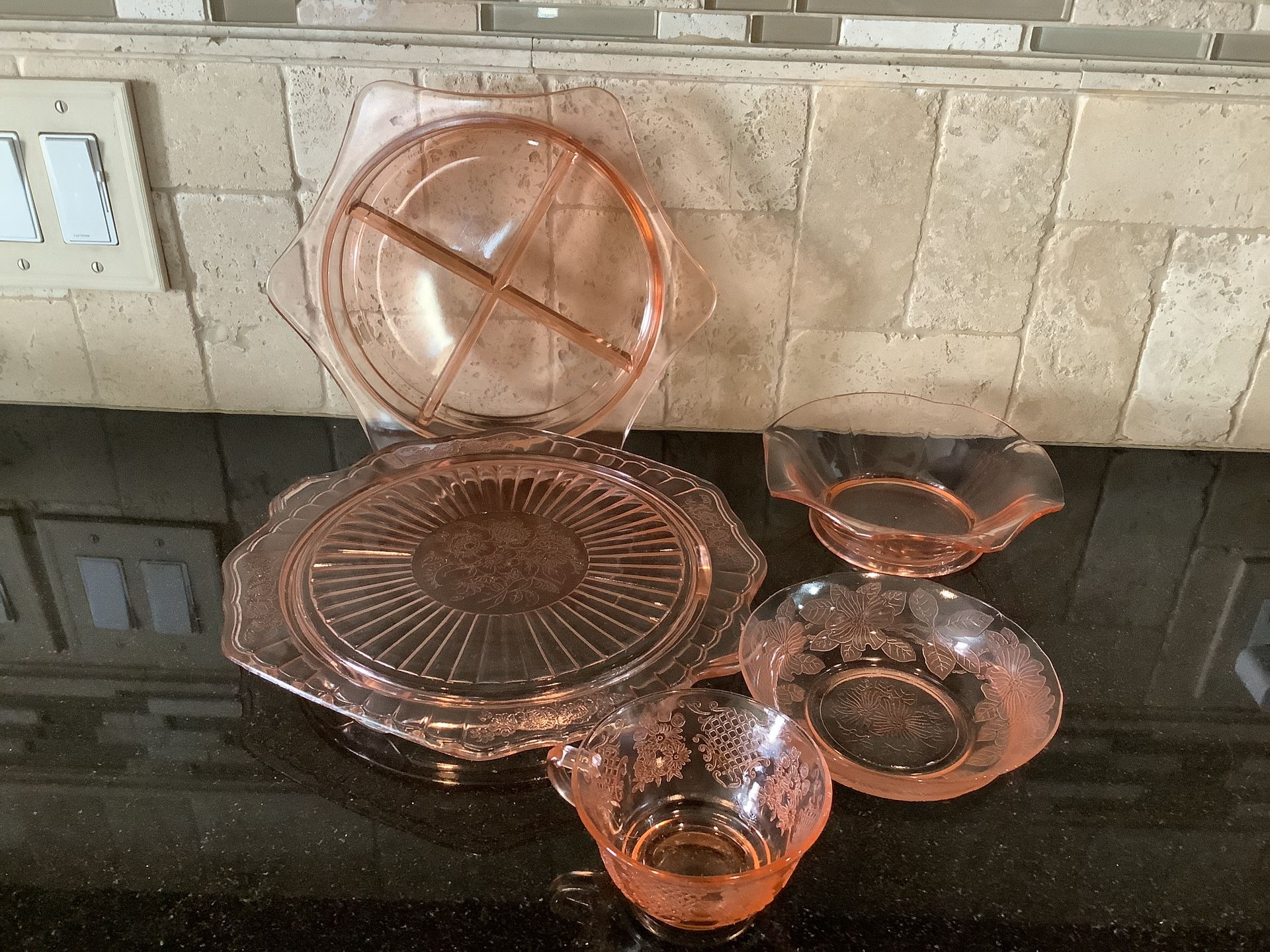 PINK BLUSH DEPRESSION COLLECTION GLASS 5 Pieces Amazin