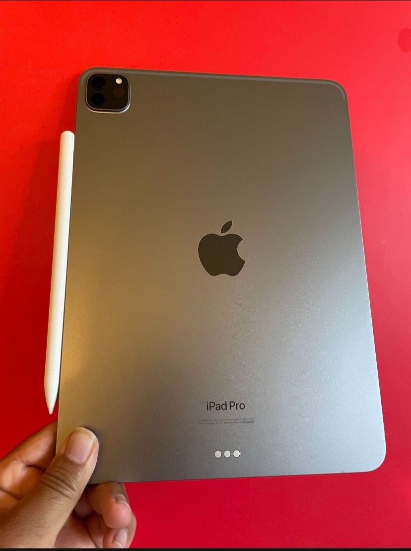 512GB Apple IPad Pro 11” 4th generation (2022 / M2 Chip) With Keyboard, Pen & accessories