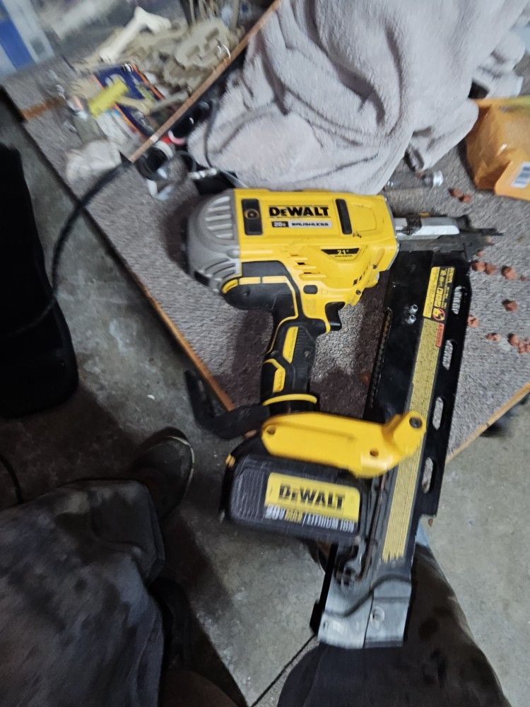 Dewalt 20v  framing nail gun 