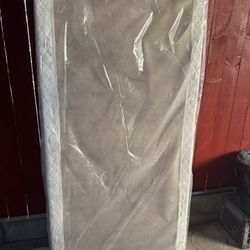 Box Spring Twin mattress 