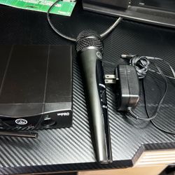 AKG Mini Pro HT40 Wireless Microphone System