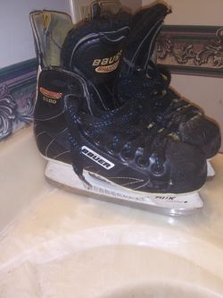 Bauer ice skates size 3.5