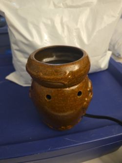 Scented wax Warmer. FREE