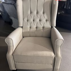 Wingedback Recliner