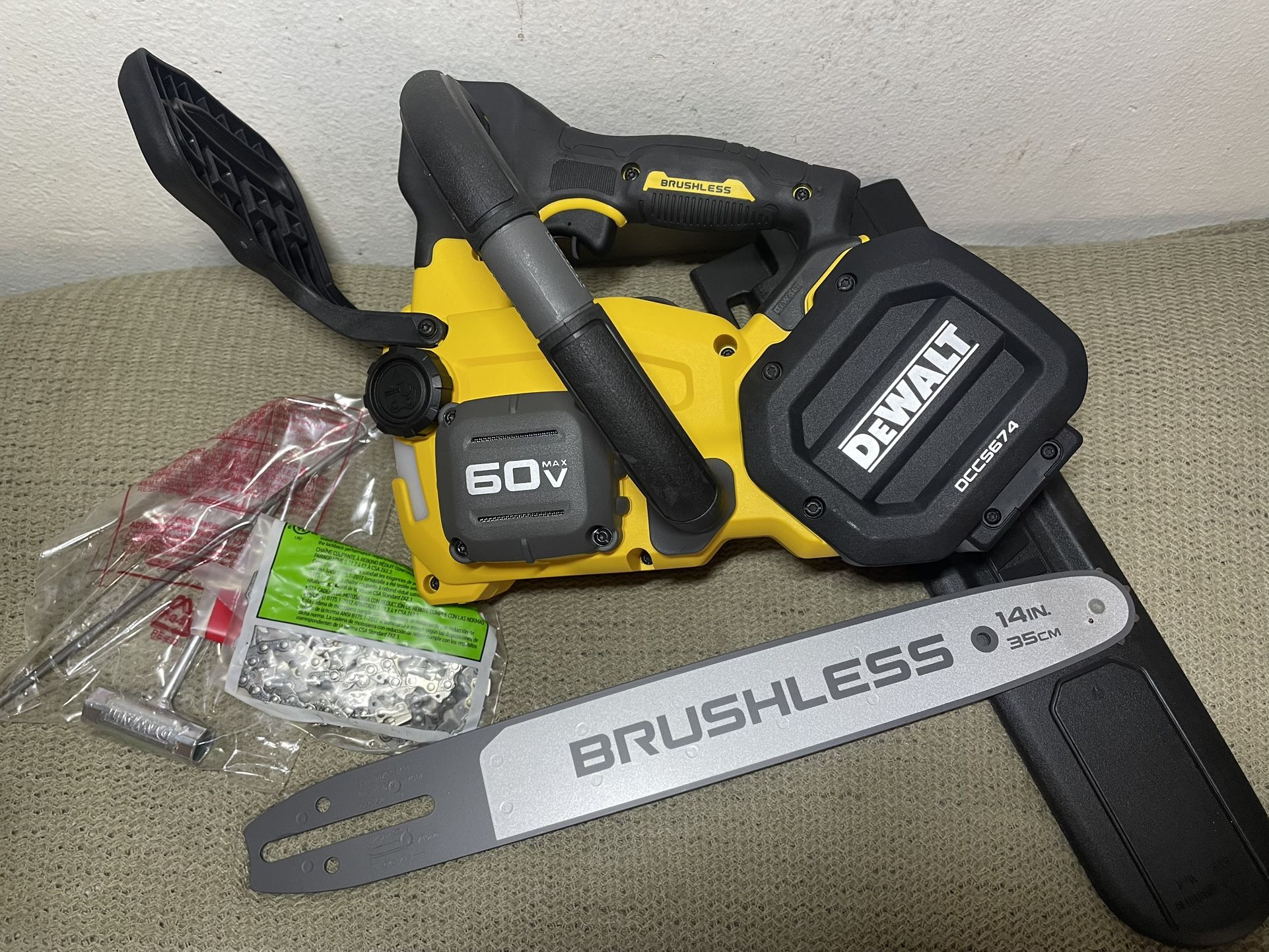 DEWALT FLEXVOLT 60V MAX 14 in. Cordless Battery Powered Top Handle ChainSaw (Tool Only)