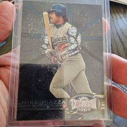 Mike Piazza Los Angeles Dodgers 1997 Skybox Metal Universe Baseball Card 