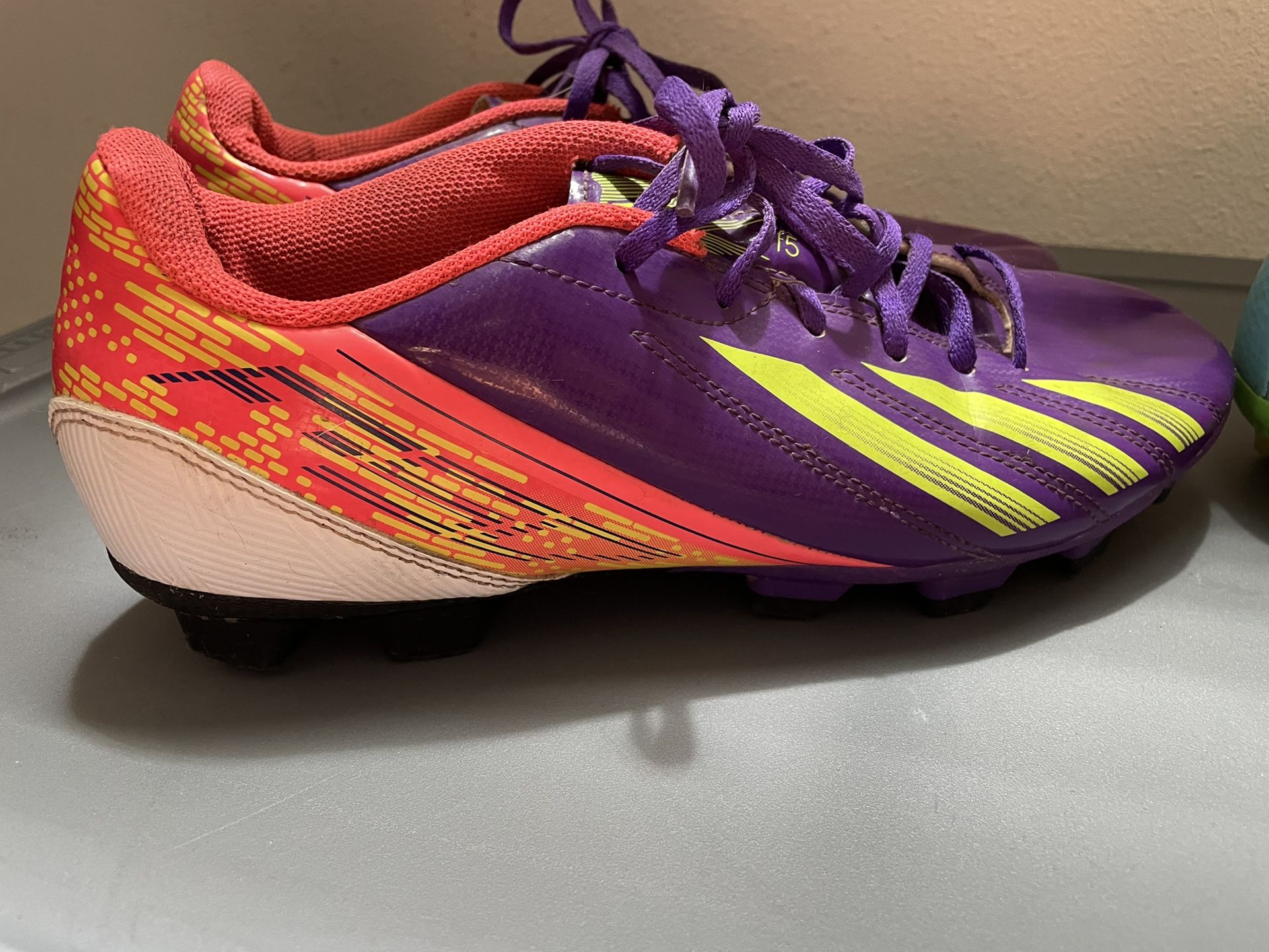 Purple f5 football boots sale