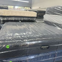 KING SIZE SIMMONS BEAUTYREST BLACK SERIES 3 (FIRM) MATTRESS & BOX SPRINGS BED SET