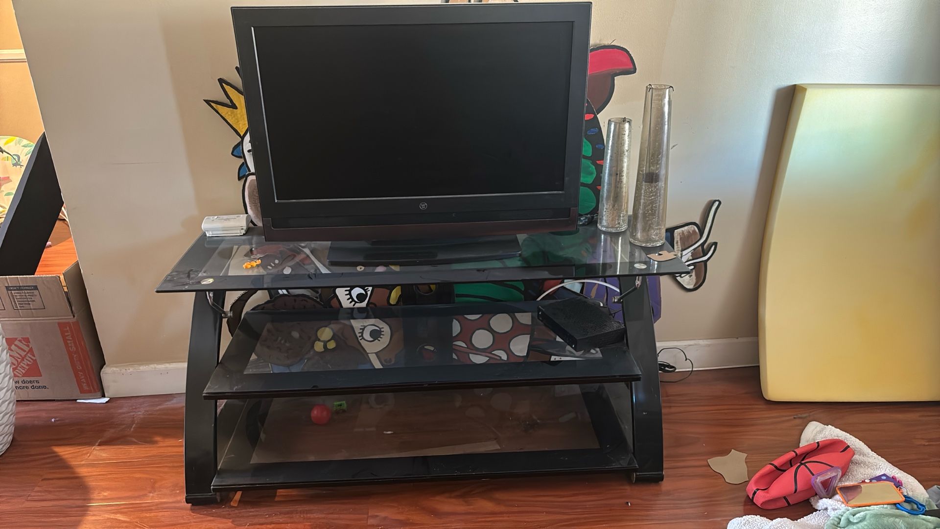 Tv Stand, Tv, And Vases 