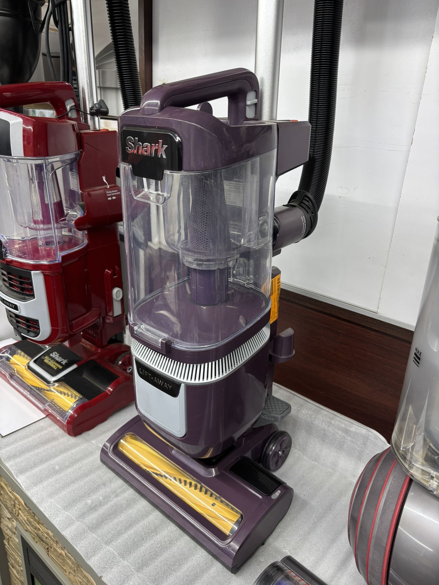Shark Navigator ADV Bagless Corded HEPA Upright Vacuum Cleaner for Multisurface and Cars with Portab