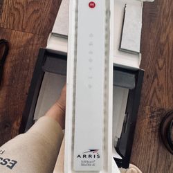Motorola ARRIS AC1800M Surfboard Modem & WiFi Router 