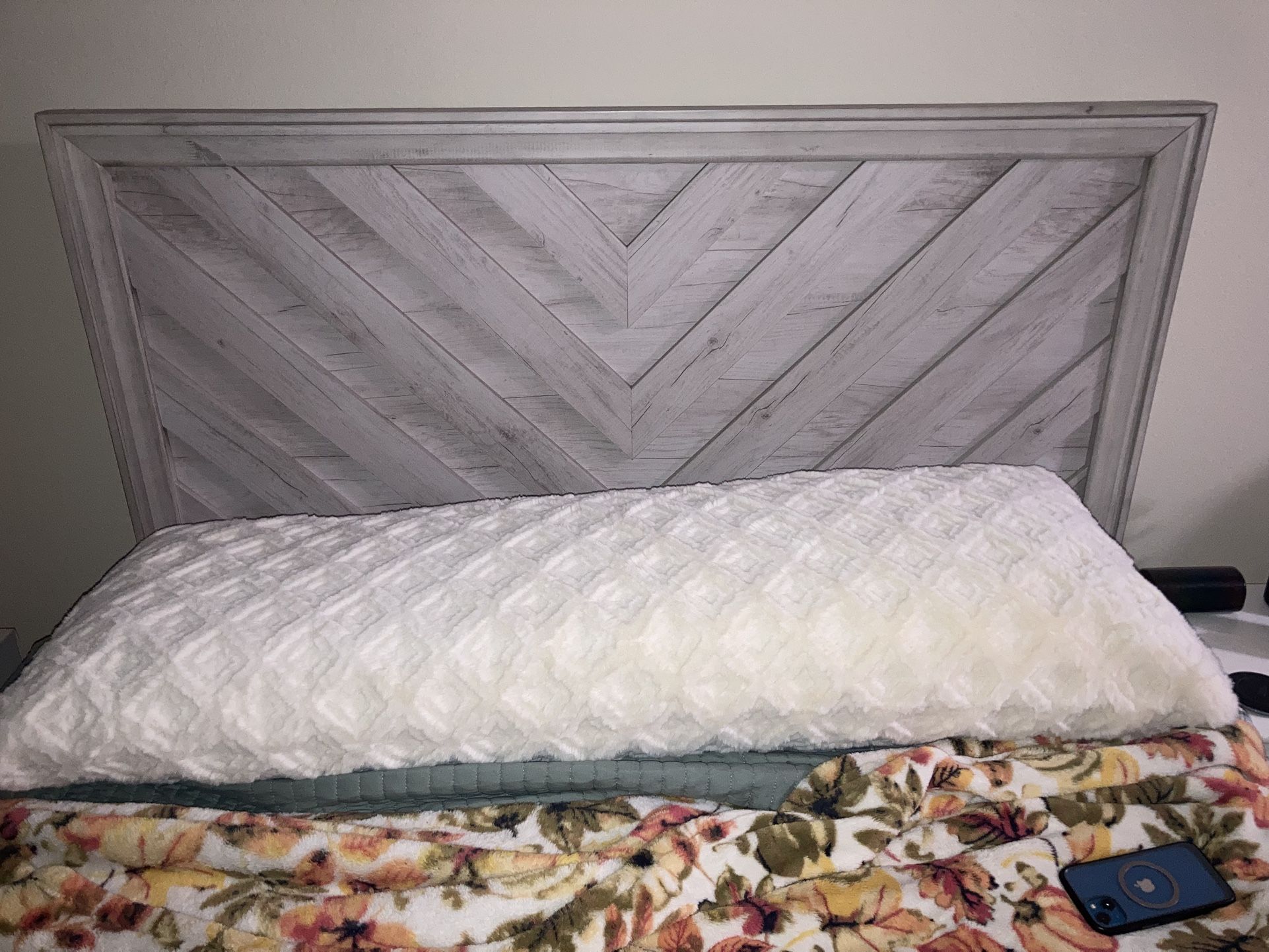 Wayfair Farmhouse Queen Bed frame