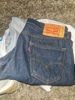 501 jeans and loose fit jeans and t shirts