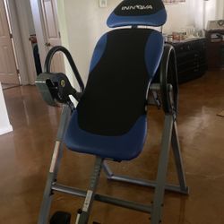 INNOVA BRAND HEAVY DUTY INVERSION TABLE LIKE NEW