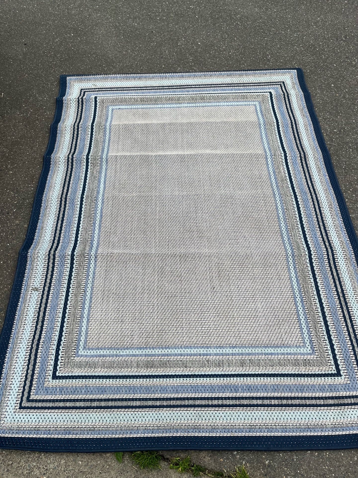 ***PENDING**** Patio / outdoor / rv carpet