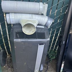 Air conditioner with remote works great paid 500 for it