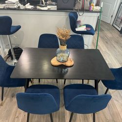 7 PC Dining Room Set With Rug (Sold Separately  Optional)