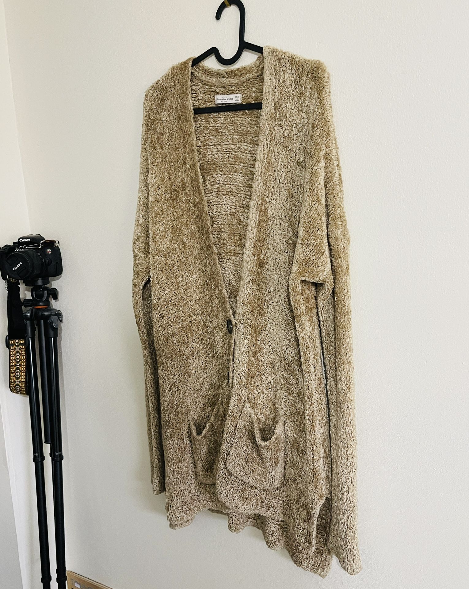 Abercrombie teddy bear cardigan sweater B