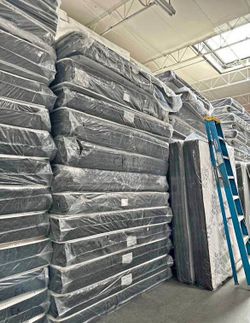 King Size Mattress And Box Spring 