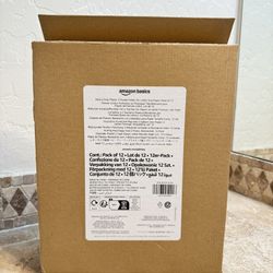 Amazon Basics Heavy Duty Plastic 2-Pocket Folders (Pack of 12)