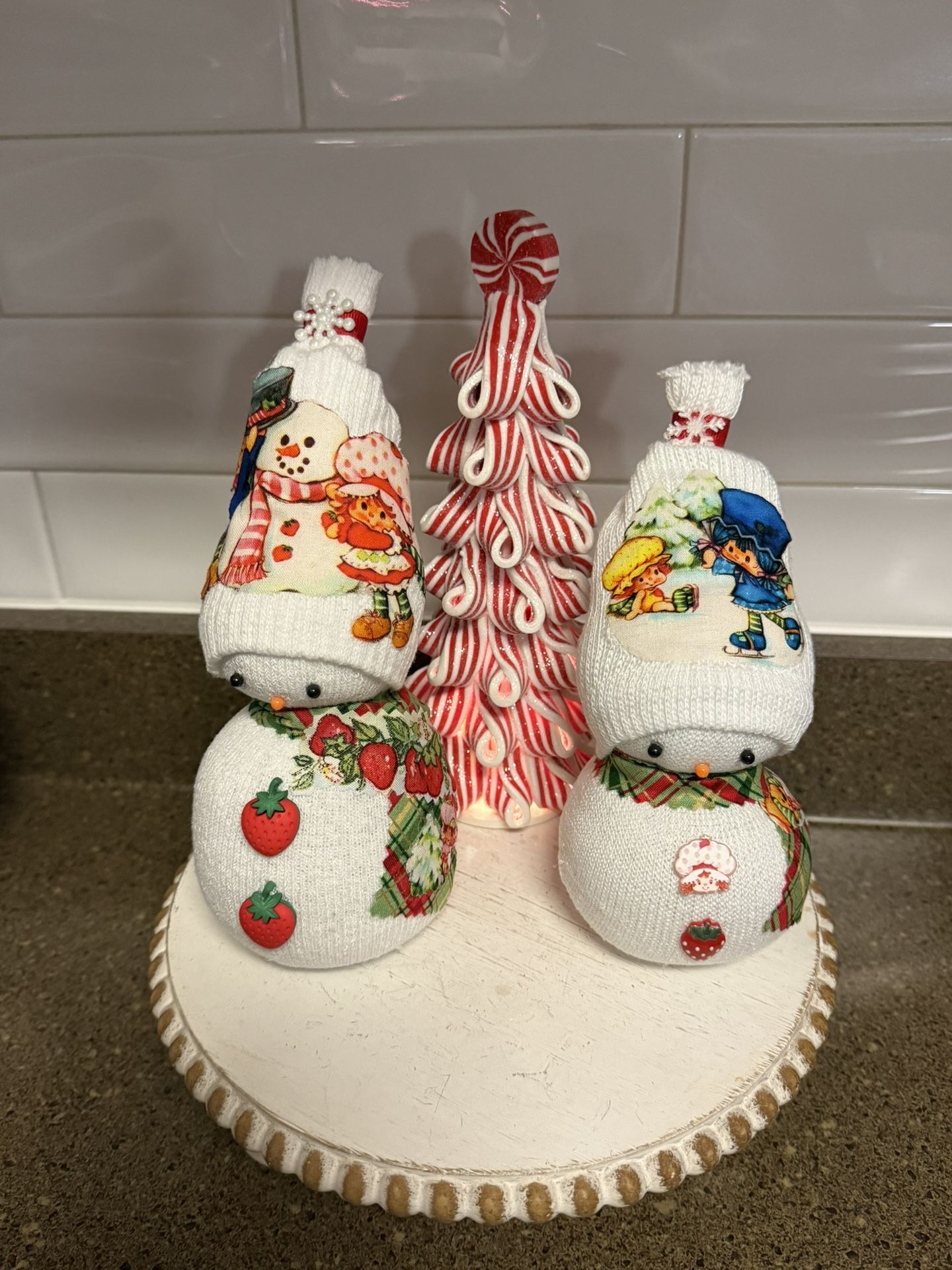 New Handmade Set Of 2 Strawberry Shortcake Snowmen