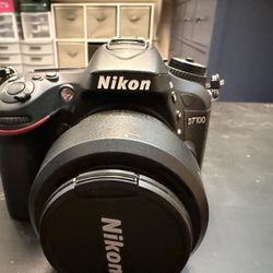 Nikon D7100 With 3 Lenses and Camera Bag