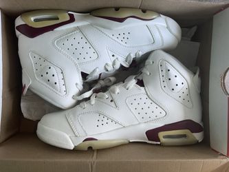 Air Jordan Retro 6 “Maroon” Size 5.5y