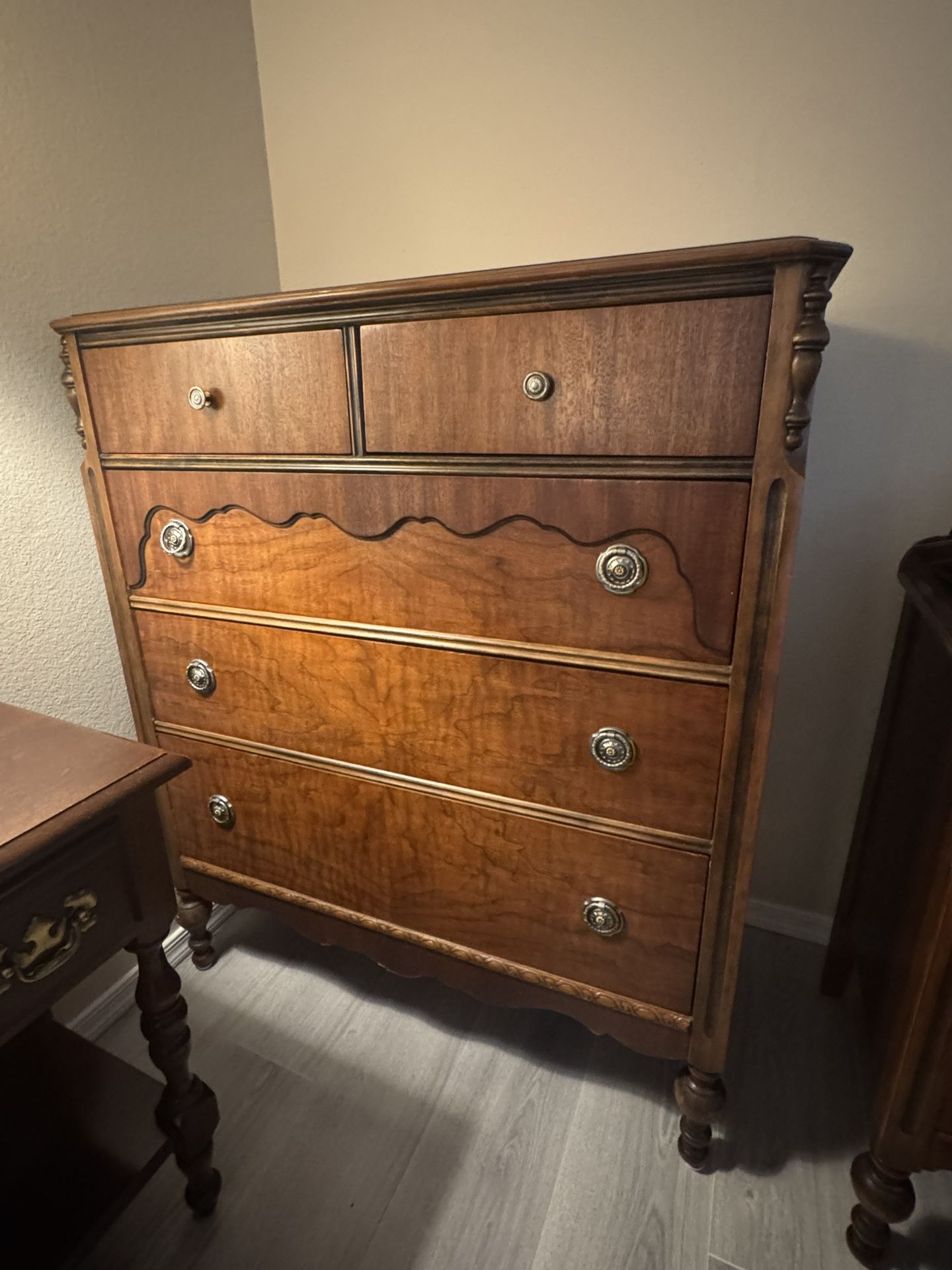 1920s Or 1930s Chest & Dresser With Attached Mirror