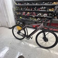 AI Overview  +2 The Hilltopper Discover Electric Gravel Road Bike is an e-bike