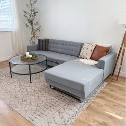 Sectional couch.  Delivery available 🚚