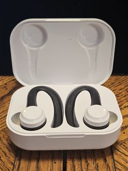 DO30 Wireless Bluetooth Earbuds  5.0 IPX4 Low Latency Headphones - White 